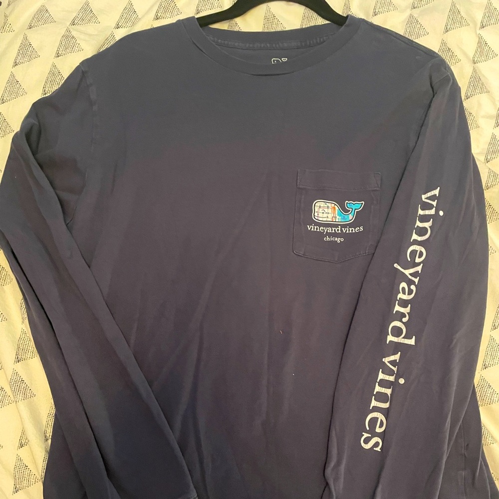 Vineyard vines Chicago long sleeve tee shirt